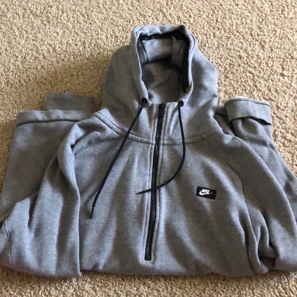 CUTE NIKE SWEATSHIRT